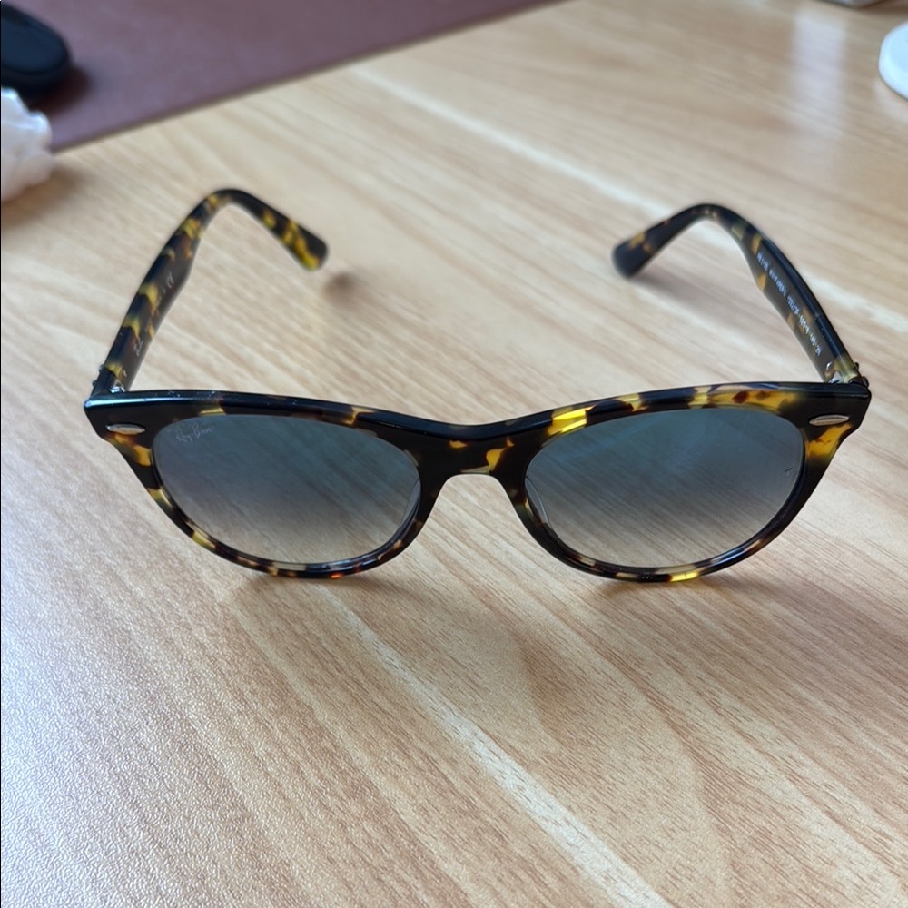 Ray-Ban Tortoise Shell Sunglasses - Picture 9 of 10